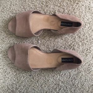 Adam Tucker leather peep toe flats 7.5 nude NWOT