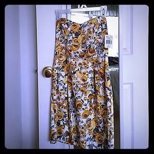 Flattering strapless sundress by B.Smart Junior 10