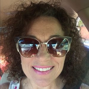 Meet your Posher, Teri