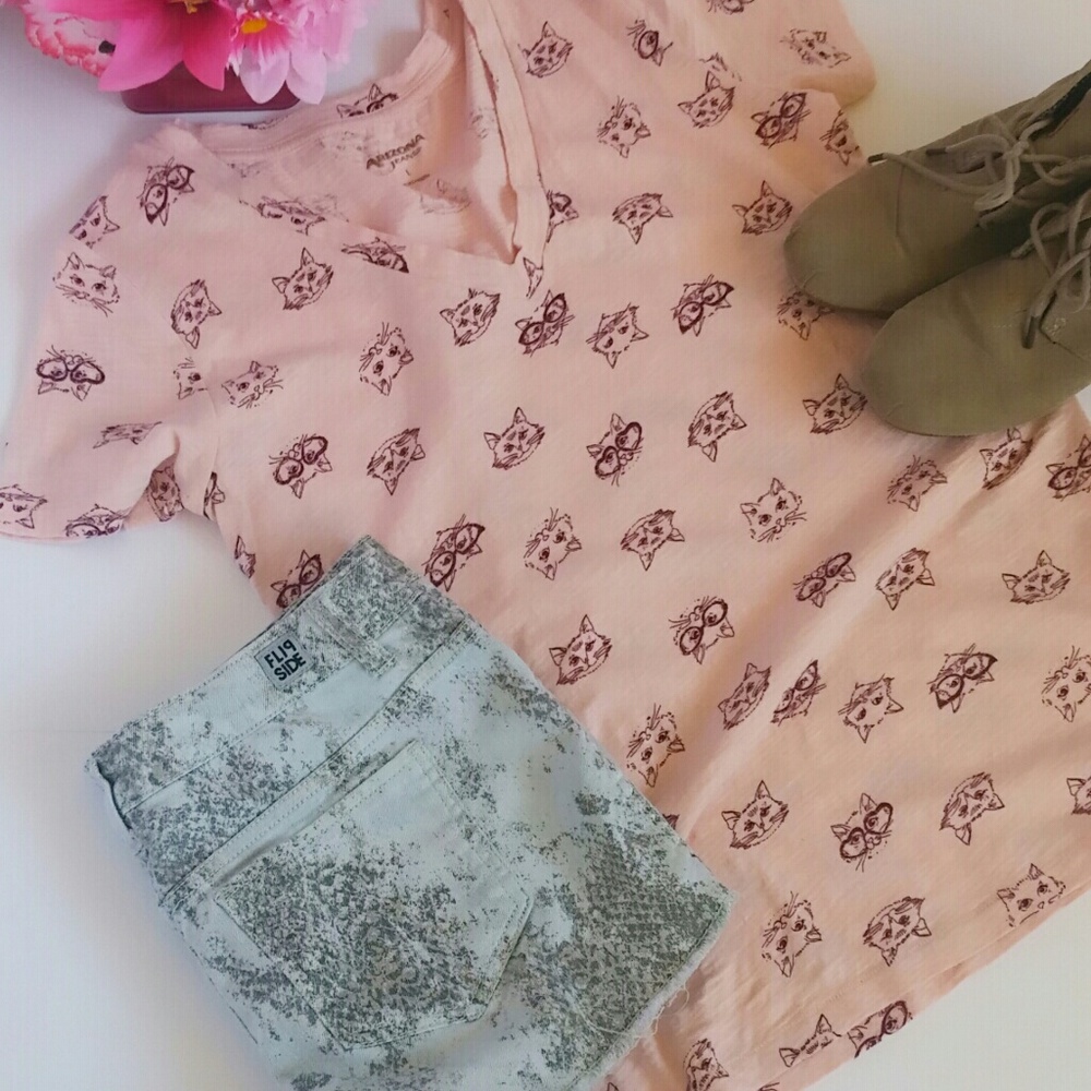 Arizona Jean Co. Cat t-shirt in Peach