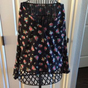Black floral flowey top.