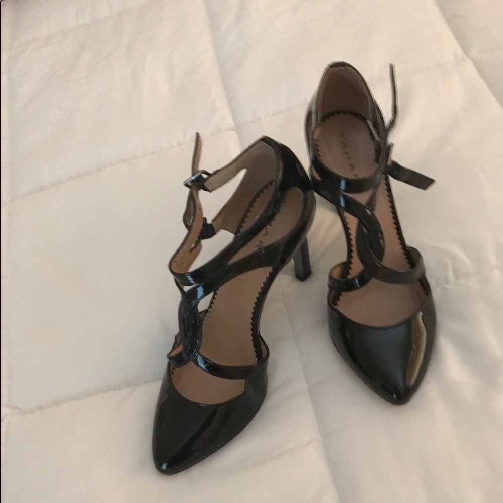Tahari heels. black. 6.5. Worn once