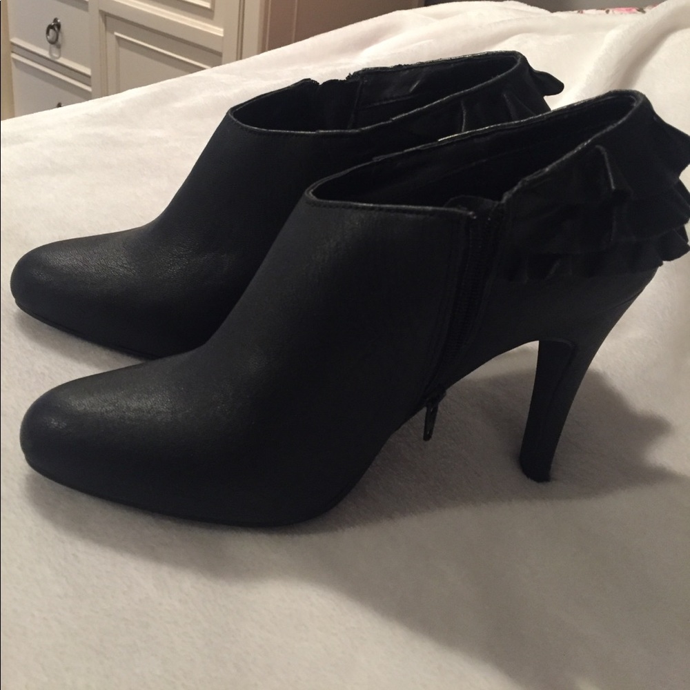 Report Heels