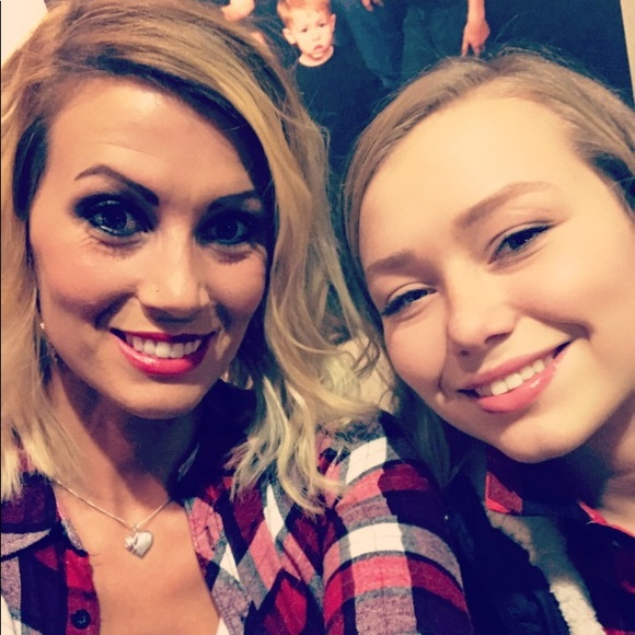 Meet your Posher, Teri - Picture 4 of 7