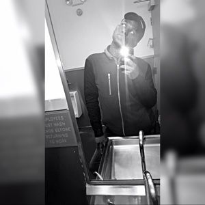 Meet your Posher, Deonte