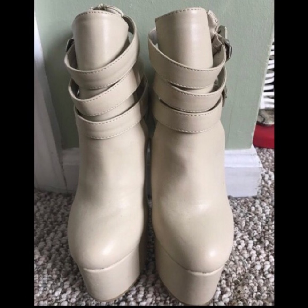 Size 5.5 heels