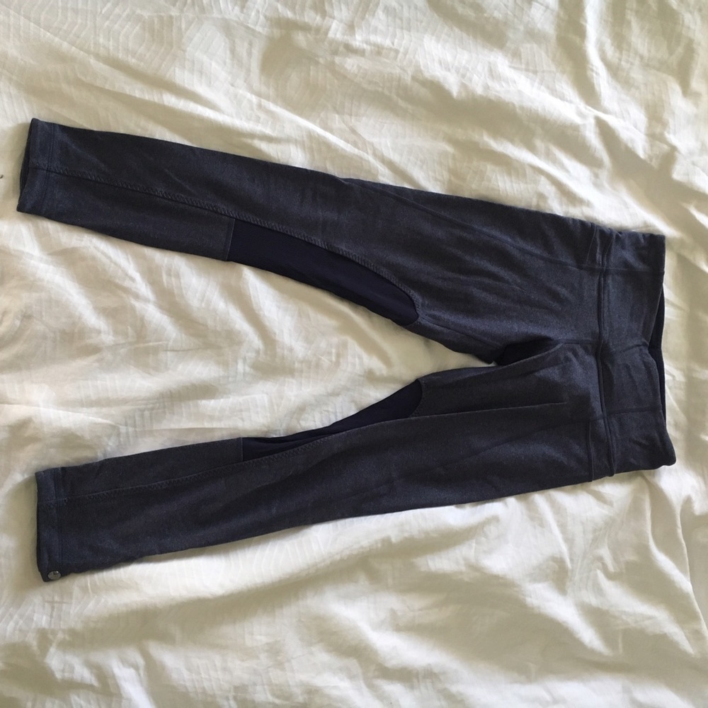 Lululemon cropped detailed yoga pants