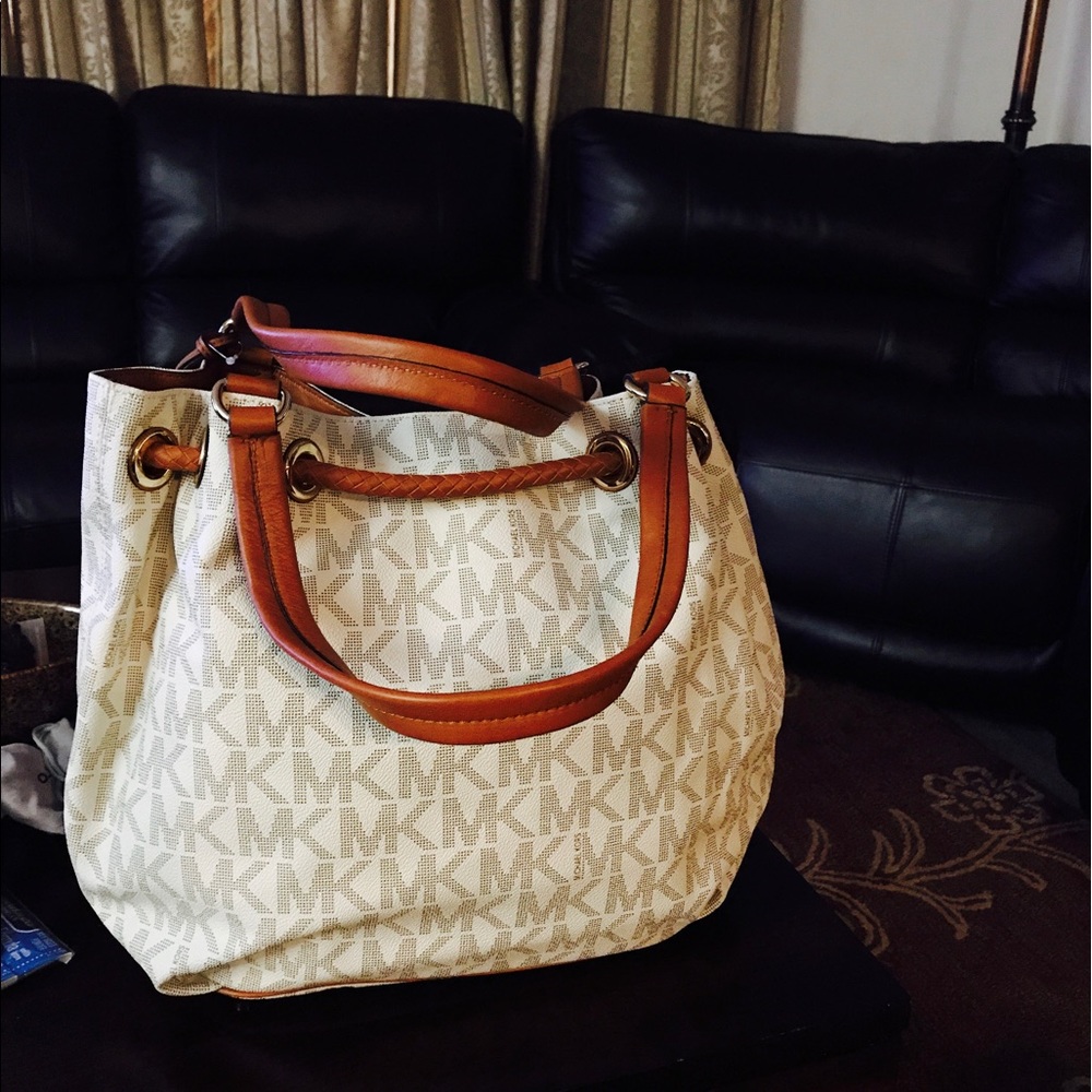 Hobo bag