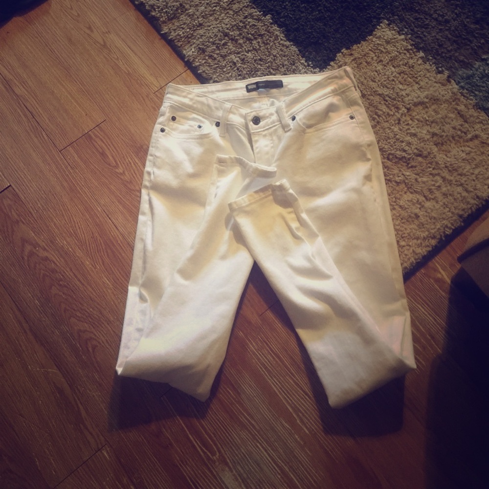 Levi's white jeggings size 28 L 30