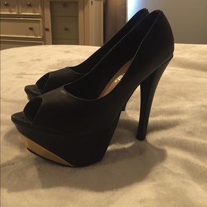 Arden B heels
