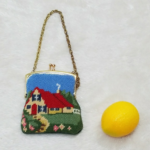 Vintage Handbags - Vintage Miniature Hand-Crocheted Coin Purse AA17