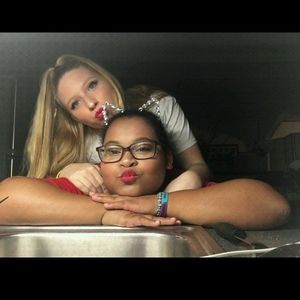 Meet your Posher, Desiree