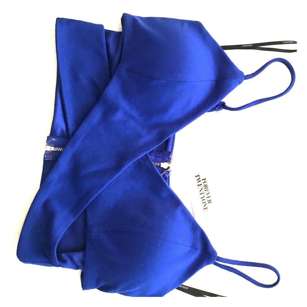 NWT Forever21 crop top 💙