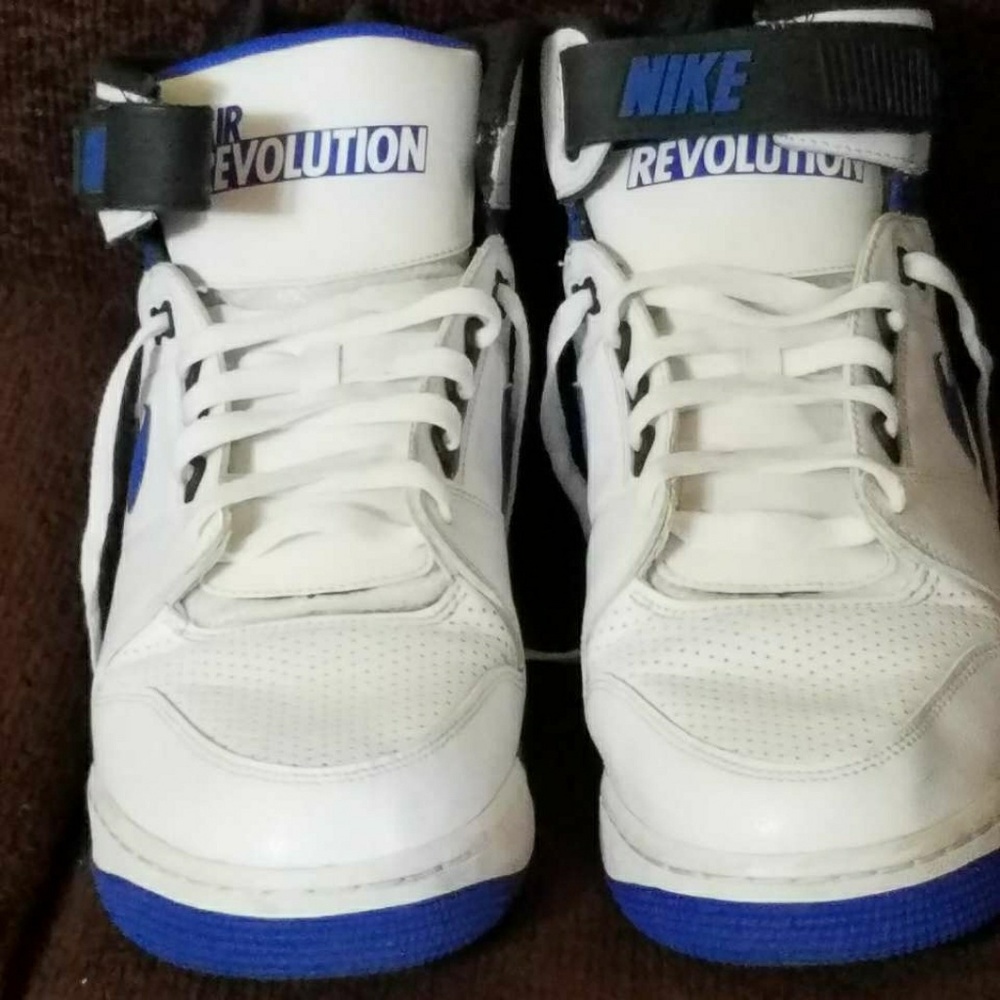 Nike High Top Revolution basketball shoes