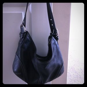100 % authentic! Blk leather COACH