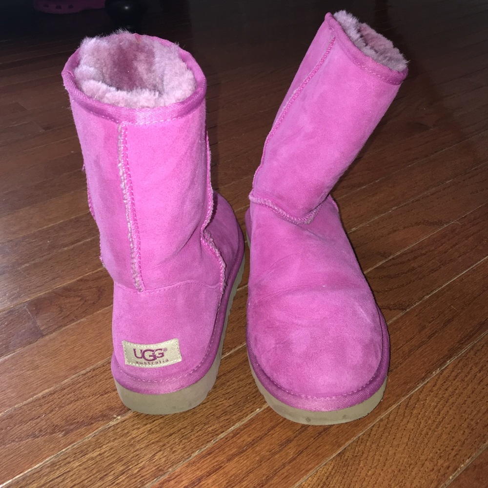 Classic Ugg in Fuscia