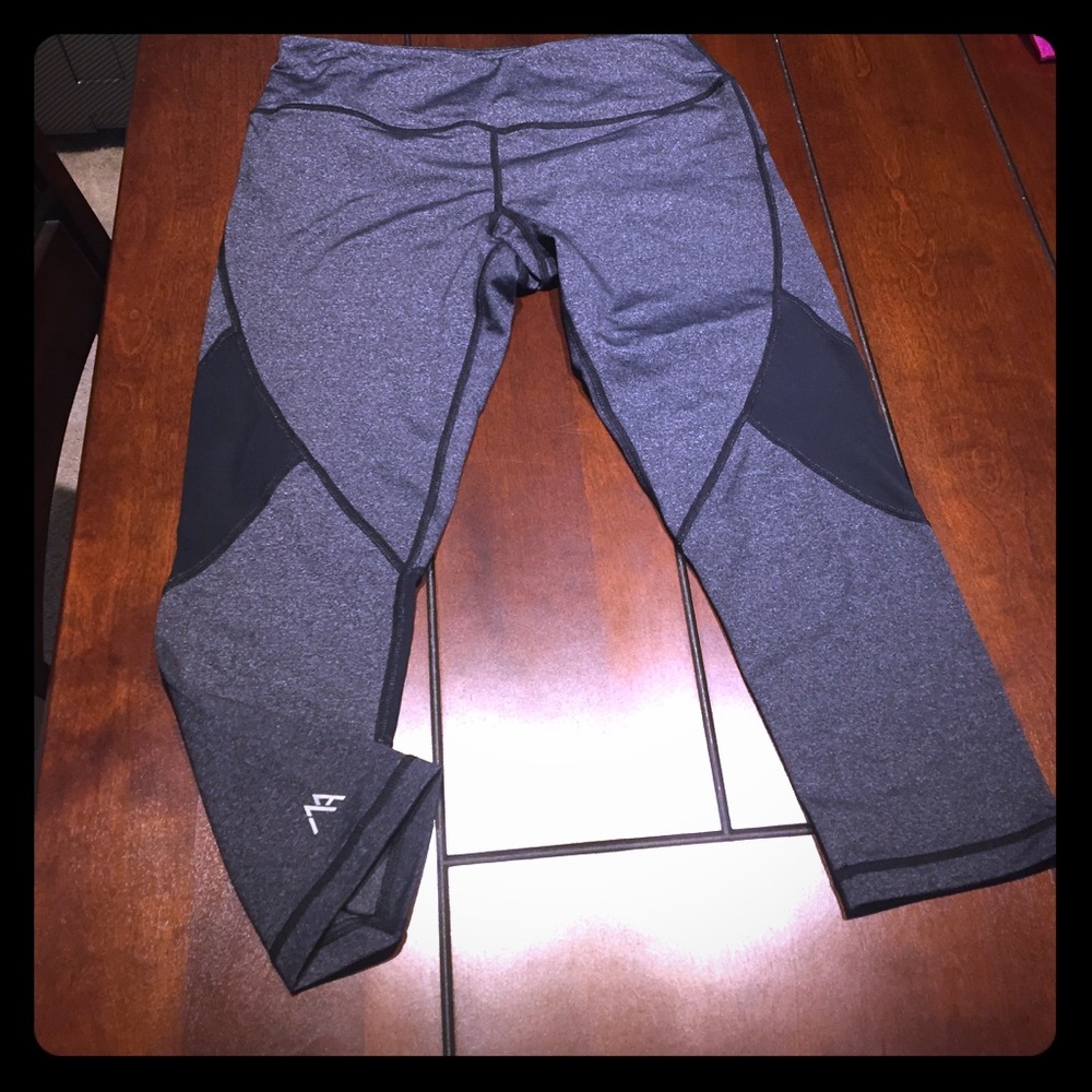 Modus Apparel Stealth Capris