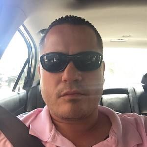 Meet your Posher, Tom