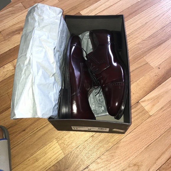 Comfortable Johnston & Murphy Shoes, lightly worn main image 4