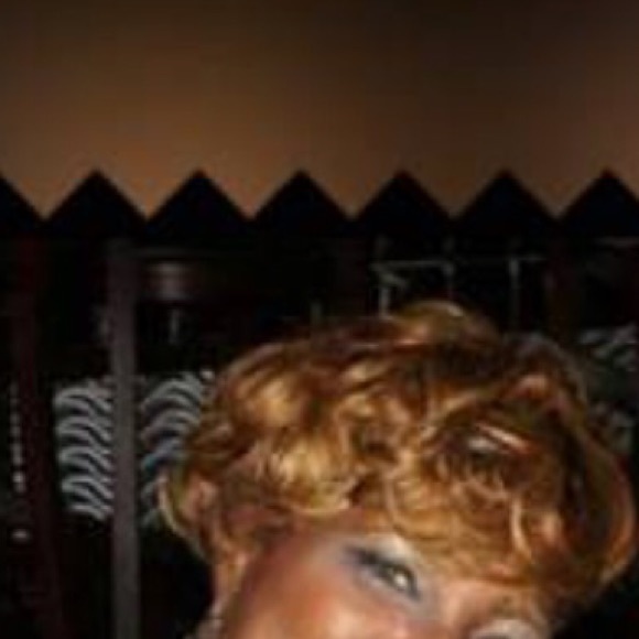 Meet your Posher, Deborah - Picture 1 of 1