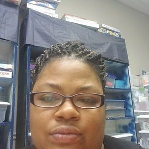 Meet your Posher, Adrienne