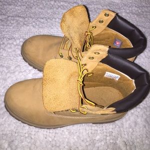 timberlands size 7🔥💯