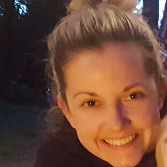 Meet your Posher, Cori - Picture 1 of 1