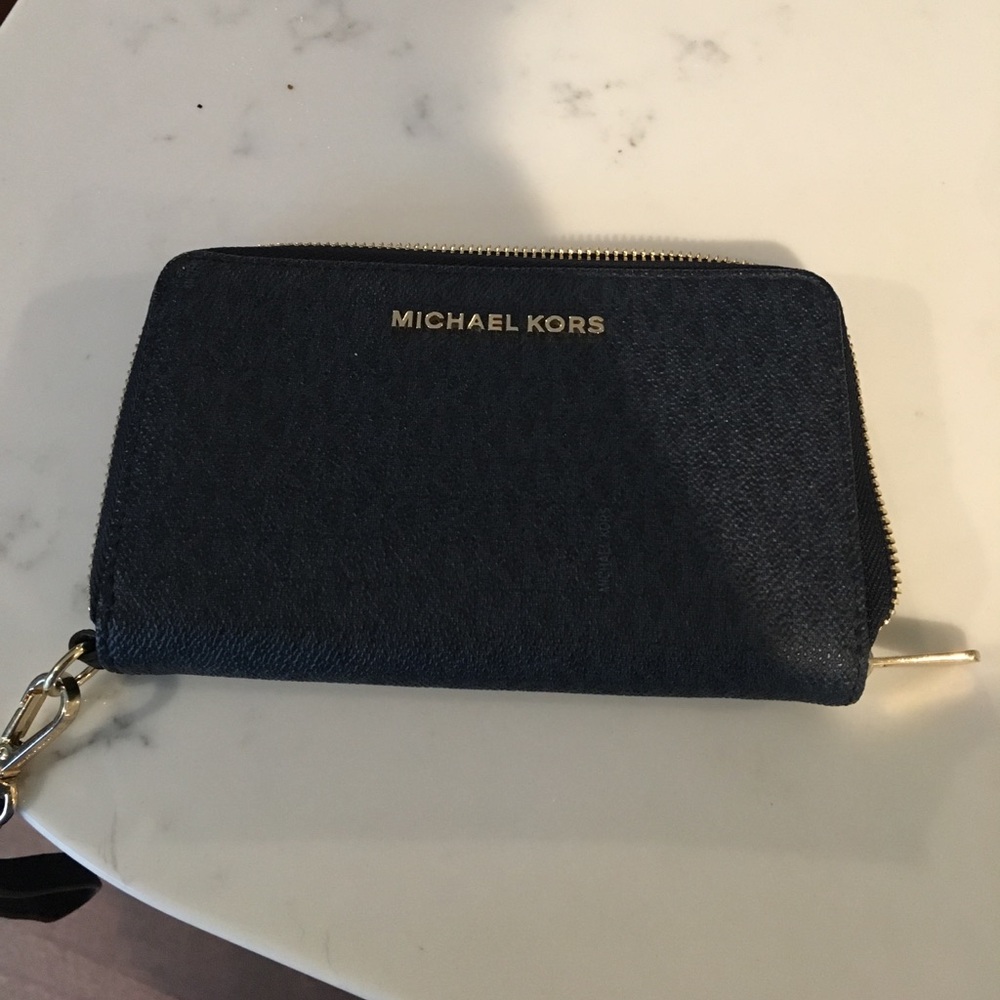 Michael Kors wristlet