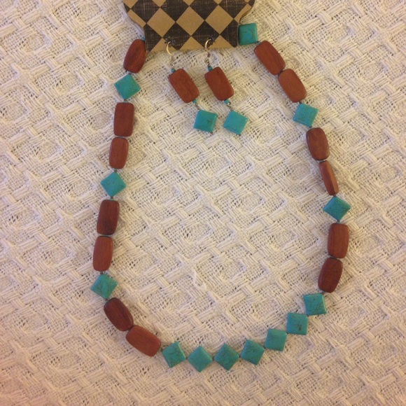 Turquoise necklace & earring set - Picture 3 of 6