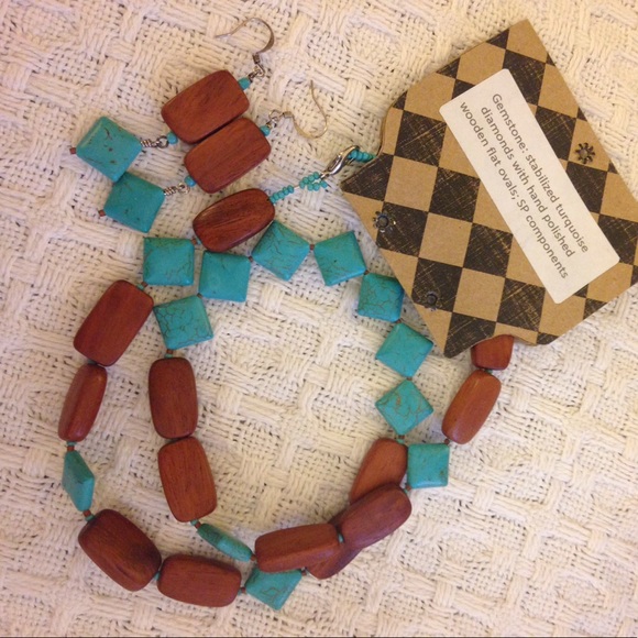 Turquoise necklace & earring set - Picture 2 of 6