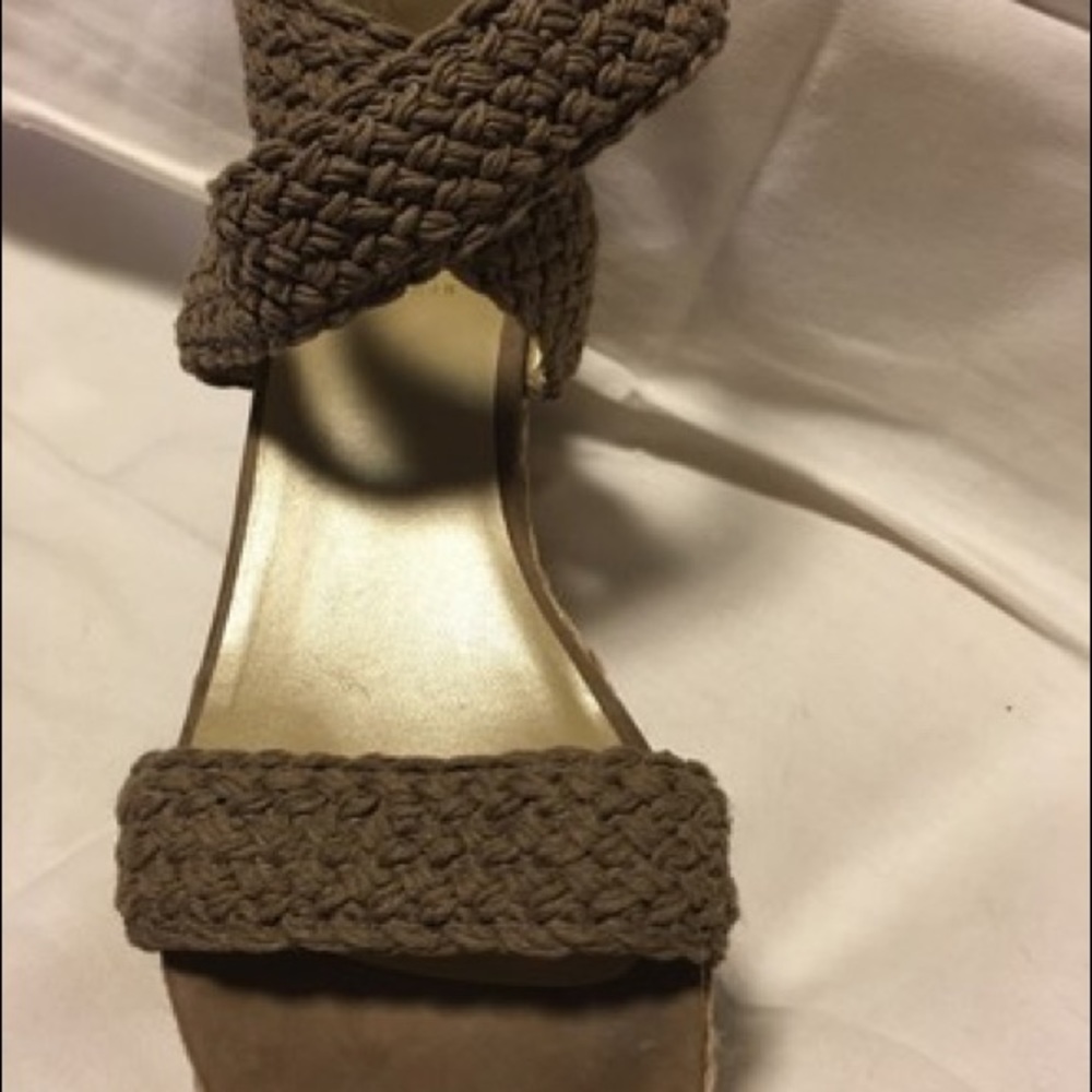 🌸SOLD🌸Stuart Weitzman Crochet Wrap Platforms - Picture 3 of 8