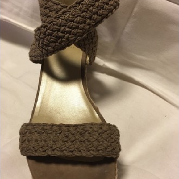 🌸SOLD🌸Stuart Weitzman Crochet Wrap Platforms - Picture 3 of 8