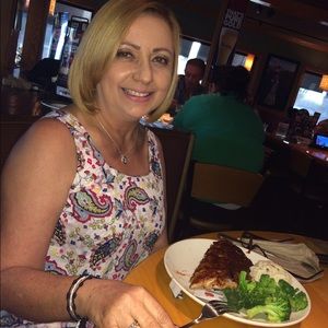 Meet your Posher, Dianilda