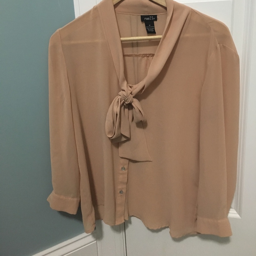 Blouse with tie