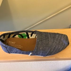 Toms slip on shoes