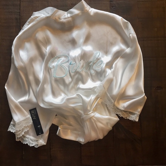 Bridal Robe Set - Picture 2 of 3