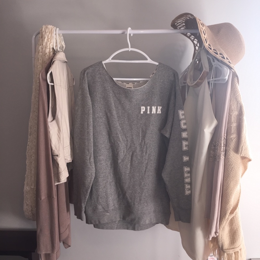 LIKE NEW. PINK off the should sweatshirt