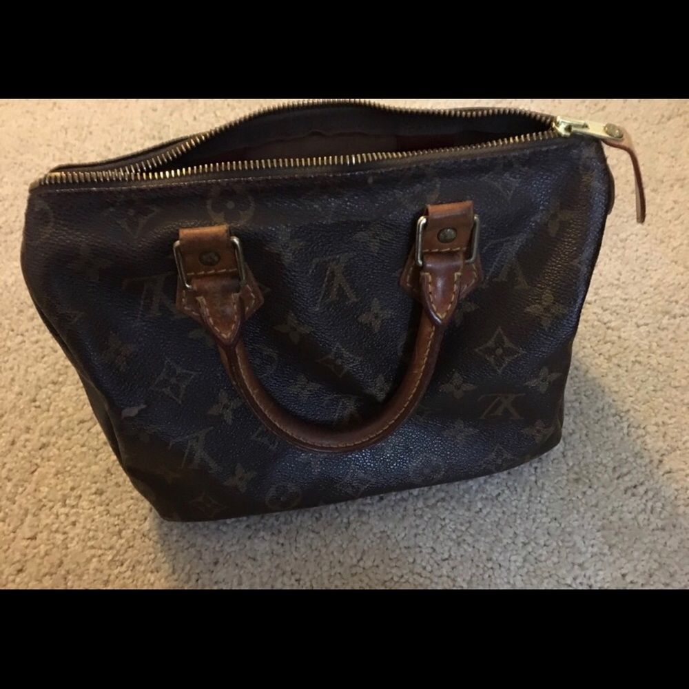 Authentic Louis Vuitton Speedy 25