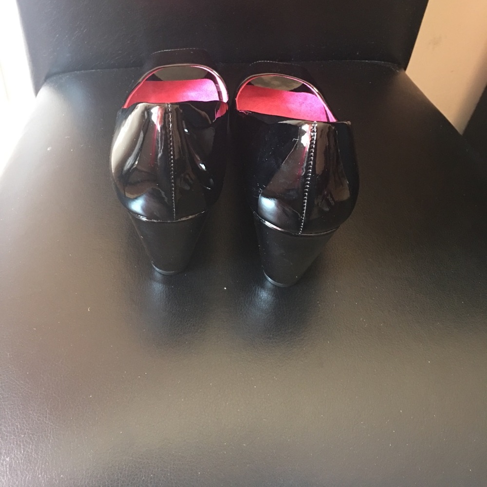 New - Picture 3 of 3