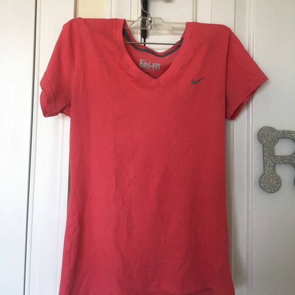 Nike Athletic Shirt - Picture 1 of 2