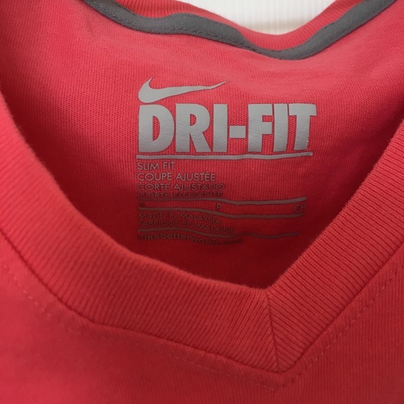 Nike Athletic Shirt - Picture 2 of 2