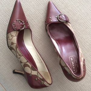 Coach Mid-heel pump size 9
