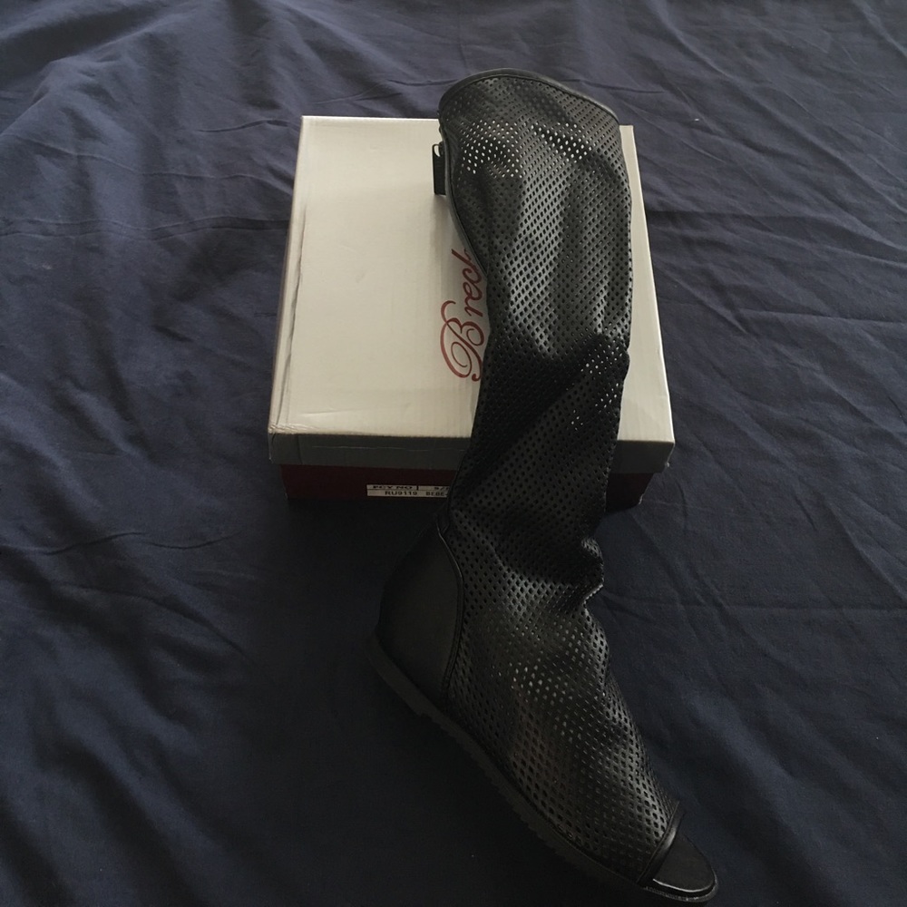 Black sandal boots