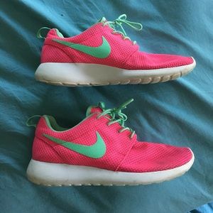 Custom Nike Roshe sneakers.