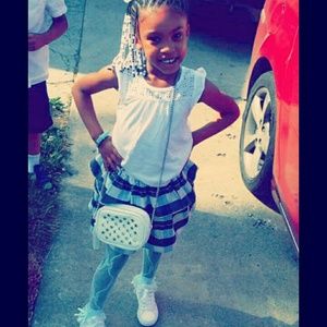 Meet your Posher, Ayana