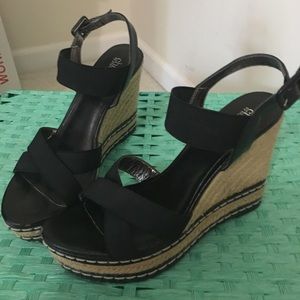 Black wedges