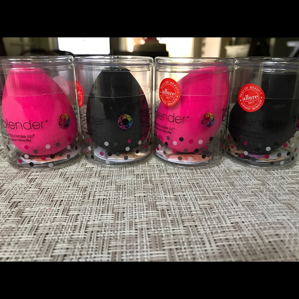 💯 New & Sealed beauty blender!