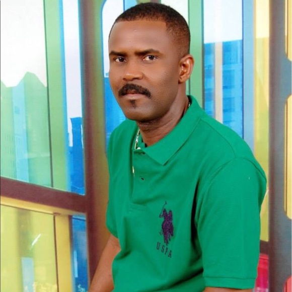 Meet your Posher, Emmanuel - Picture 1 of 1