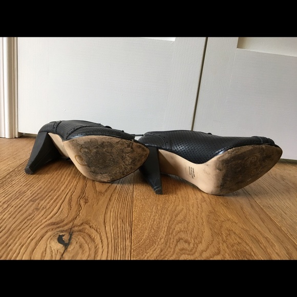 Seychelles Stacked High Heels - Picture 4 of 4