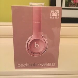 Beats Solo 2 Wireless: special edition rose gold